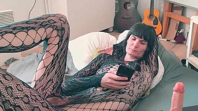 CeriseLapine's Live XXX Chat