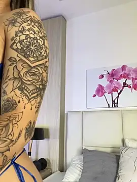 دردشة JuliaColemann الجنسية المباشرة