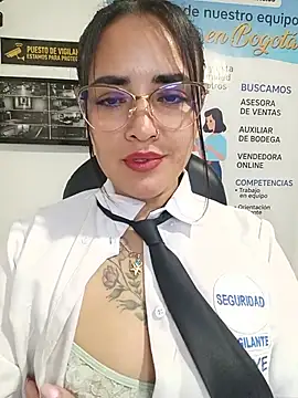 MAYE__13 Adlı Modelin Canlı XXX Sohbeti