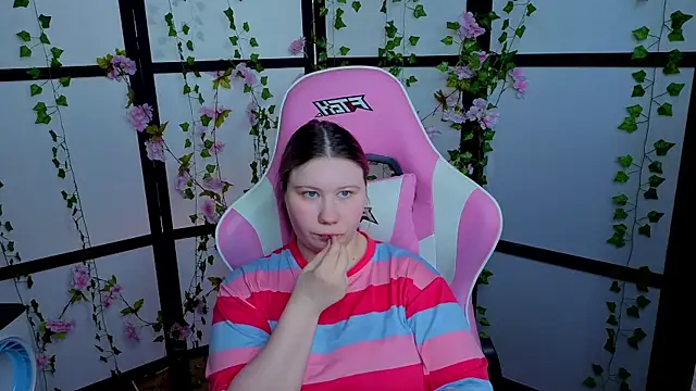 XXX chat uživo modela kitsune_little