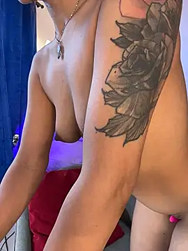دردشة AndreaVel الجنسية المباشرة