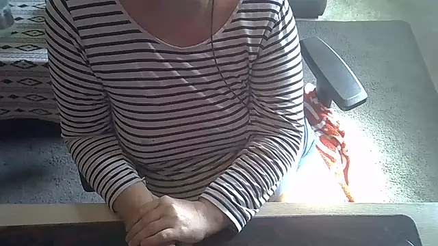 Silvia2277 XXX чат на живо