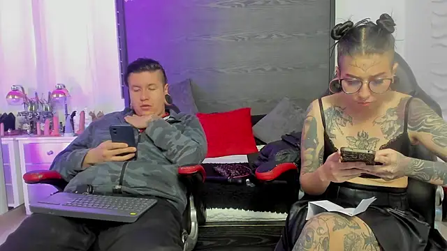 Chat XXX en directo de inkedsinners_