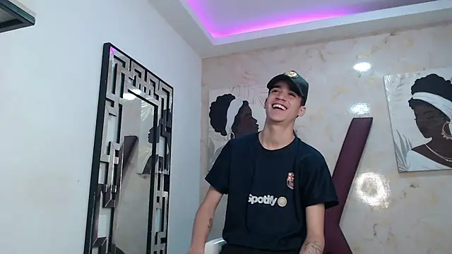 GOLDEN_BOSS Live XXX-chat