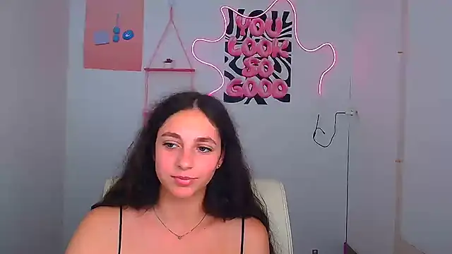 KissMeJulia's Live XXX Chat