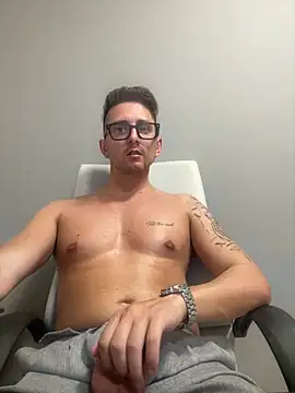צ'אט XXX בשידור חי של masterboss_