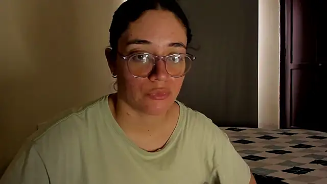 atenas_05_'s Live XXX Chat