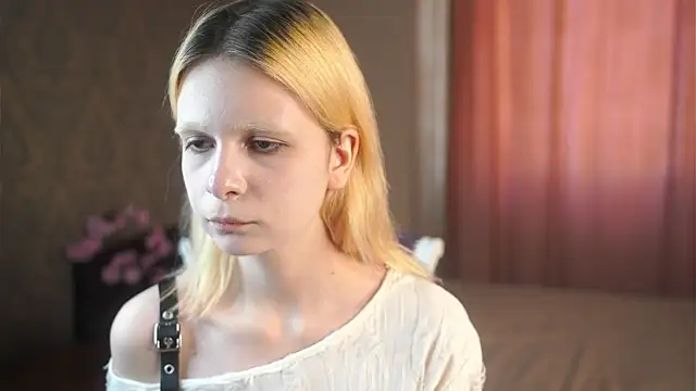 XXX chat uživo modela ChiekoMosty