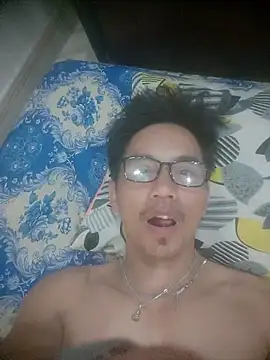 traiwe06 élő XXX-chatje