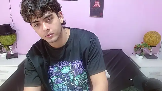 Chatroom XXX en direct de zayne_lyon