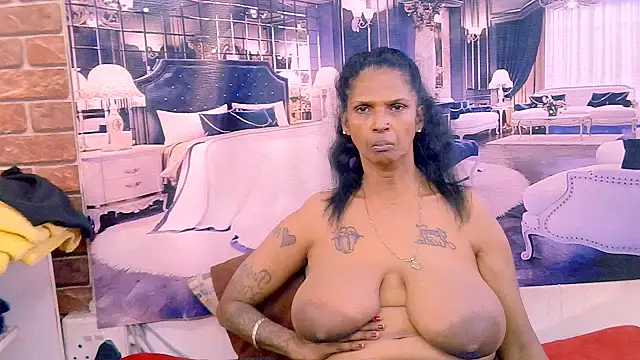 IndianVanya4u2u's Live XXX Chat