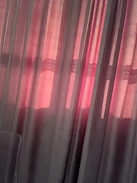 Chat +18 de OlyviaDelight ao vivo