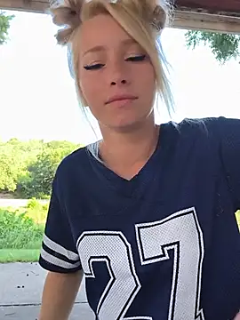 Онлайн чат XXX POPPY_XO