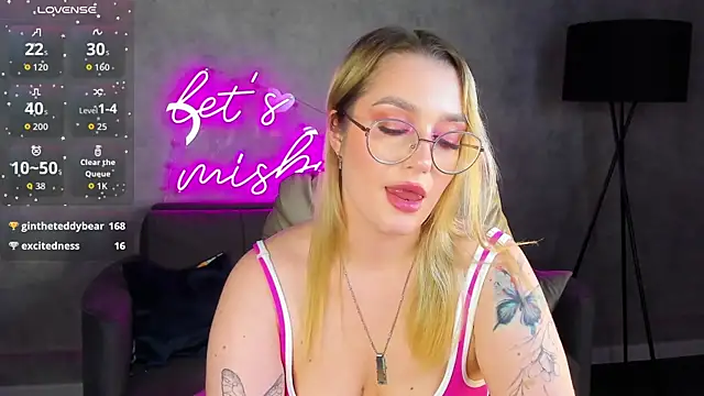 Viickie_Nelsson's Live XXX Chat