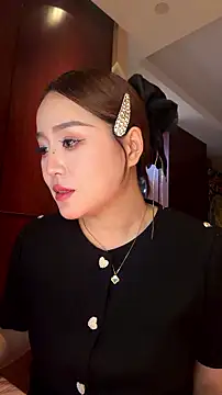 momoli60's Live XXX Chat