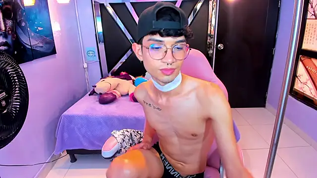LiamHeatx Live XXX-Chat
