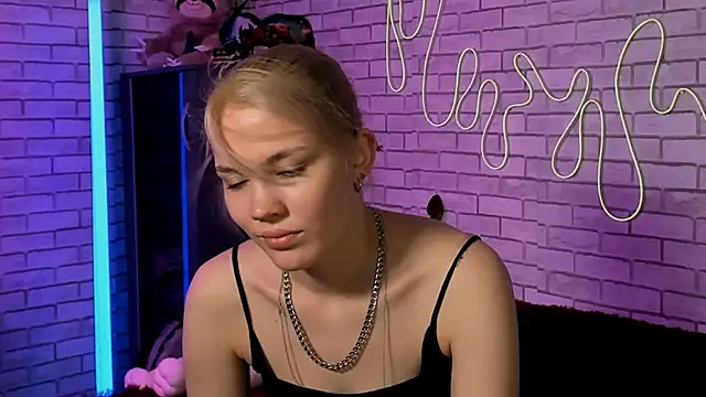 Milena_Stasym Adlı Modelin Canlı XXX Sohbeti
