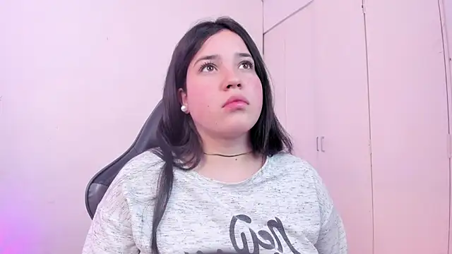 צ'אט XXX בשידור חי של Julieth_Caandy
