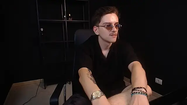 Chat +18 de FelixStarkk ao vivo