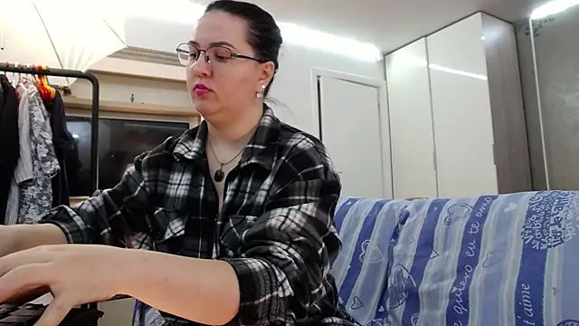 ILoveToFeelU's Live XXX Chat