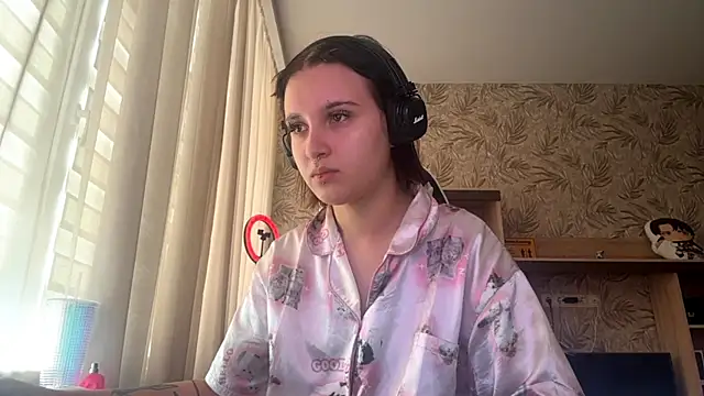 XXX chat uživo modela SharikaBabecki