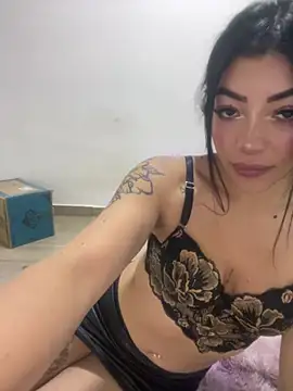 Chat +18 de DAKOTA_SAKURA ao vivo