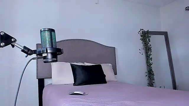 Chat +18 de yiauana ao vivo