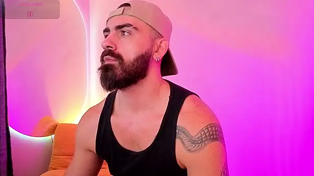 צ'אט XXX בשידור חי של Jotace001