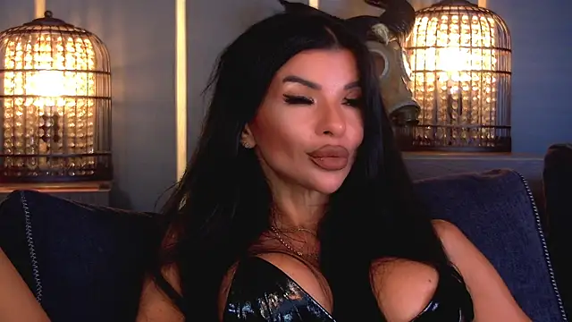 دردشة EleniaDevons الجنسية المباشرة
