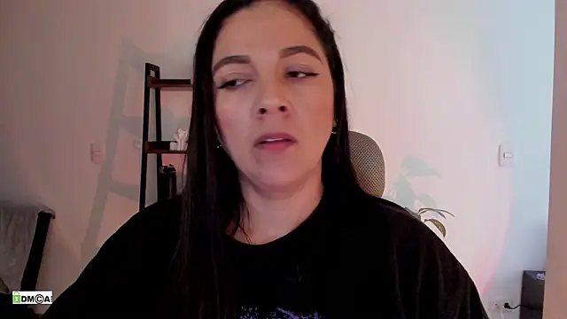 urcute_kitten's Live XXX Chat