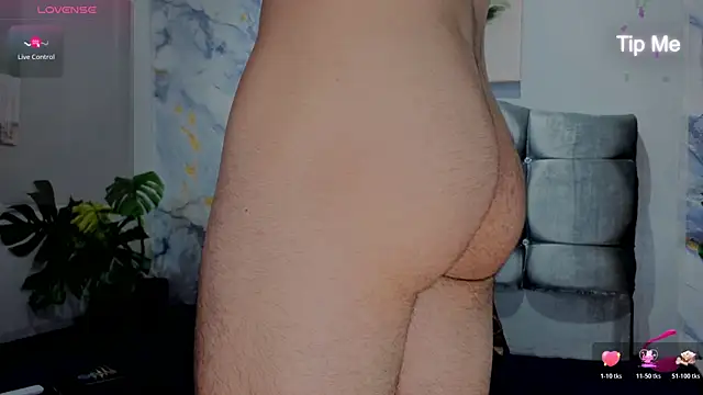 Un_Sluttyy élő XXX-chatje