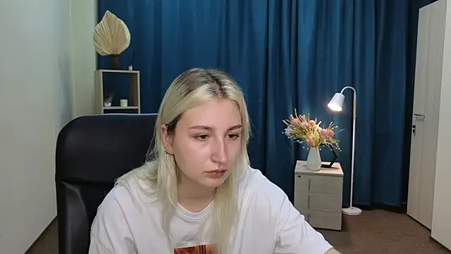 Chat XXX en directo de LishaNuding