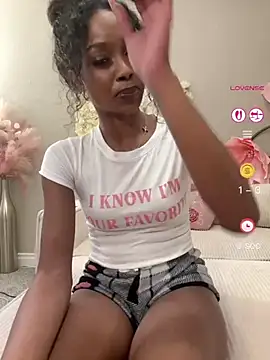 mismialove XXX чат на живо