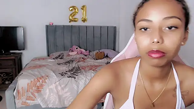 linda_brown_'s Live XXX Chat