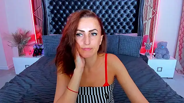 Rebecca_Diamond: онлайн-секс-чат