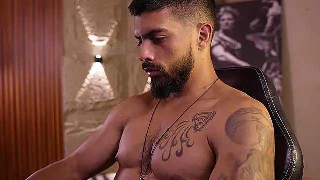 DannSaenz Adlı Modelin Canlı XXX Sohbeti