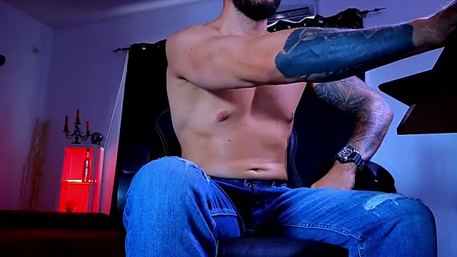 MightyAaron66 Live XXX Chat