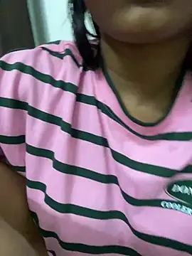Horny_alina 现场XXX聊天