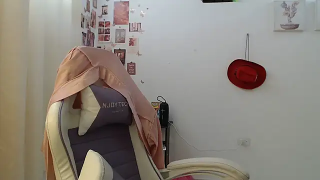 InocentHeaven1n Live XXX chat