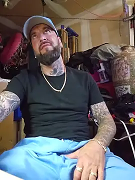 Živý XXX chat Beardedtattood