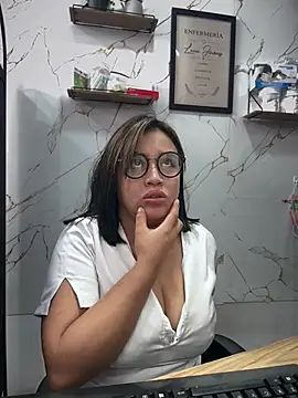 Melany-1 élő XXX-chatje