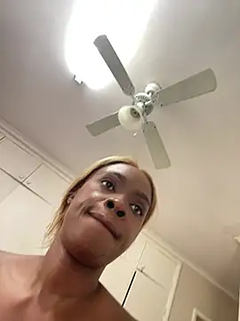 LuciousLips96 Live XXX-chat
