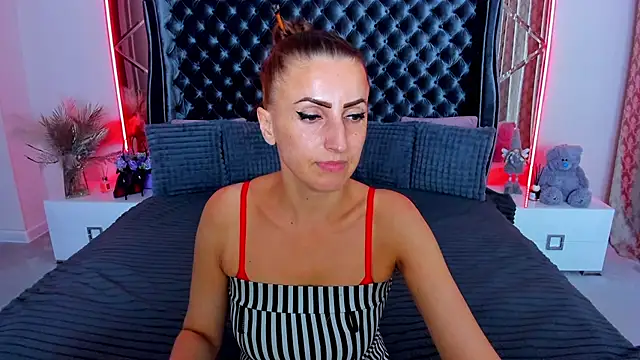 Rebecca_Diamond's Live XXX Chat
