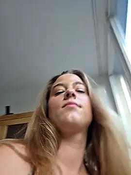 Luna_Lynn Adlı Modelin Canlı XXX Sohbeti