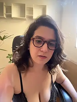 Chat +18 de amooraaamoon ao vivo