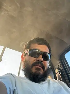 Bigdickmexican03 Show in webcam
