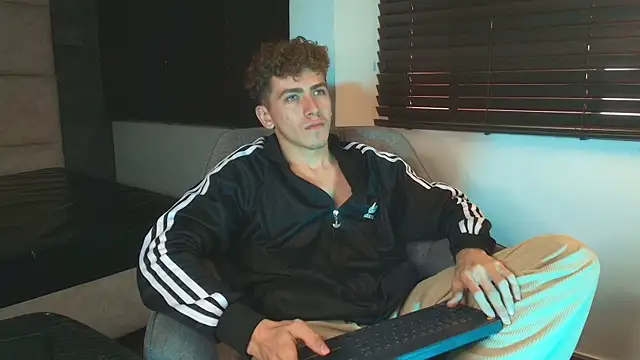 Tyler_Mcrey Live XXX-Chat