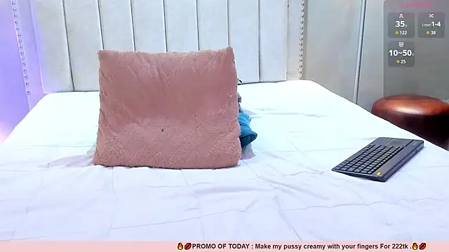 _LaraMom_'s Live XXX Chat