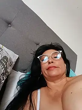 katysquirtdirty's Live XXX Chat