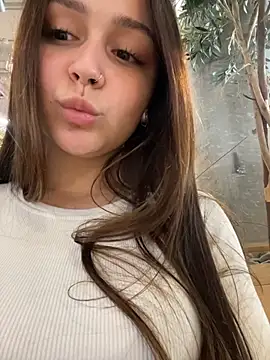 EvelynFly's Live XXX Chat